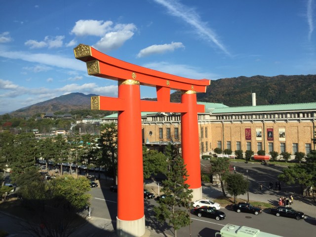 heian shrine torii gate