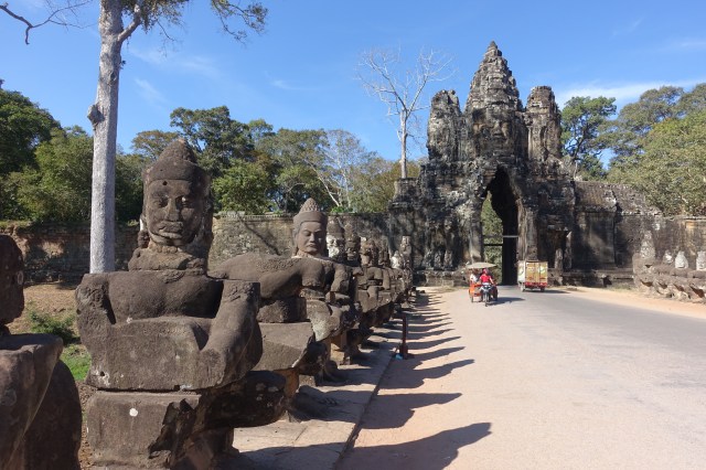 angkor thom gate