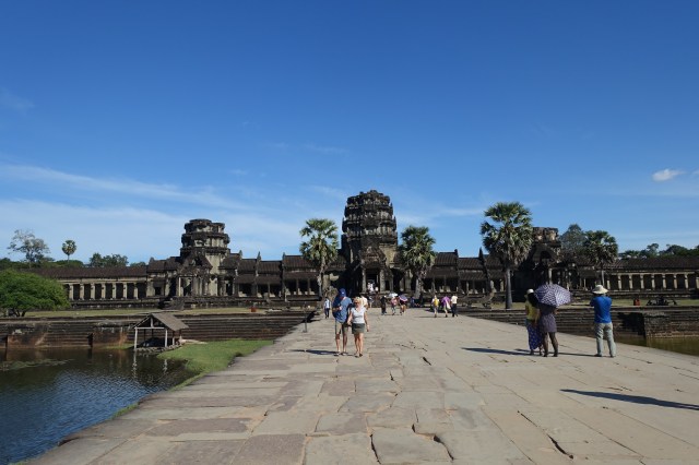 angkor wat entrance