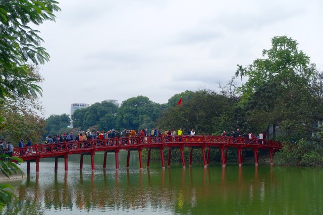 bridge over Hoan Kiem Lake