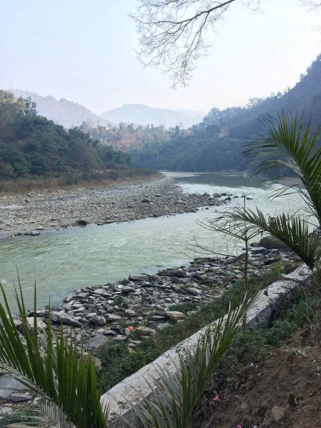 on road b/t kathmandu and chitwan