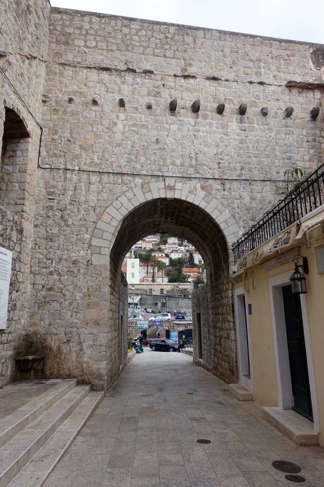ploce gate